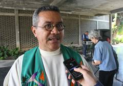 Párroco Raúl Herrera, del centro para la Paz y los Derechos Humanos de la UCV